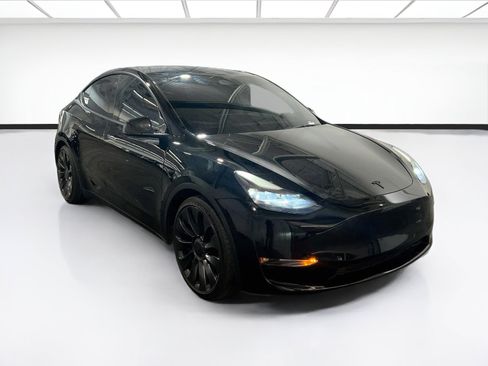 Used 2023 Tesla Model Y Performance AWD/4WD image 3