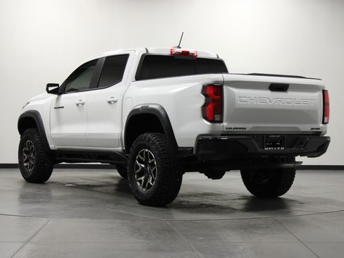 Used 2025 Chevrolet Colorado ZR2 w/ Technology Package AWD/4WD image 6