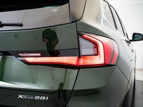 Used 2024 BMW X1 xDrive28i w/ Premium Package image 9