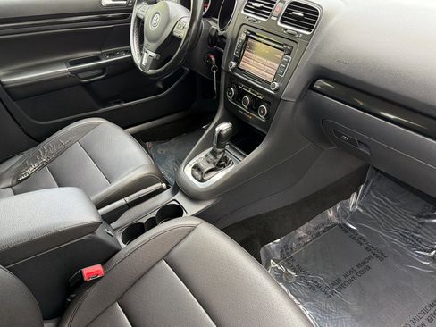 Used 2013 Volkswagen Jetta SE FWD image 16