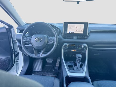 Used 2025 Toyota RAV4 XLE FWD image 22