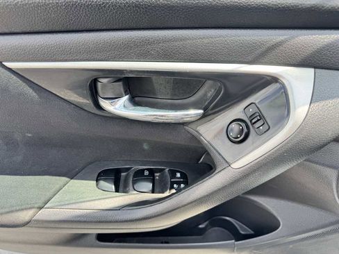 Used 2014 Nissan Altima 2.5 S FWD image 33