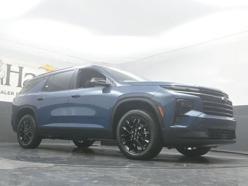 New 2026 Chevrolet Traverse LT w/ Midnight/Sport Edition AWD/4WD image 2