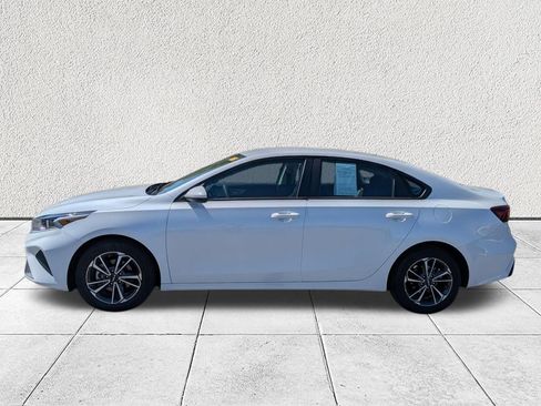 Used 2023 Kia Forte LXS image 6