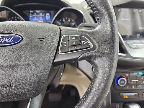 Used 2019 Ford Escape SEL image 23