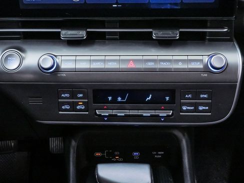 Certified 2024 Hyundai Kona SEL image 17