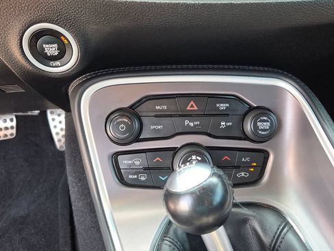 Used 2022 Dodge Challenger R/T RWD image 21