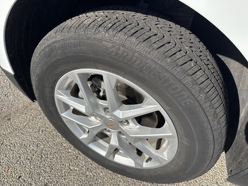 Certified 2023 Chevrolet Equinox LT w/ LPO, Floor Liner Package image 10