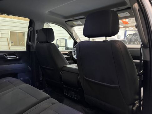 Used 2024 Chevrolet Silverado 2500 LT AWD/4WD image 28