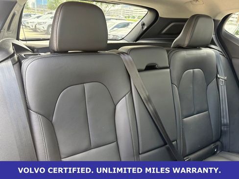 Certified 2025 Volvo XC40 B5 Plus AWD/4WD image 32