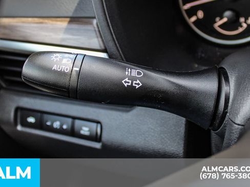Used 2025 Nissan Altima 2.5 SV FWD image 28