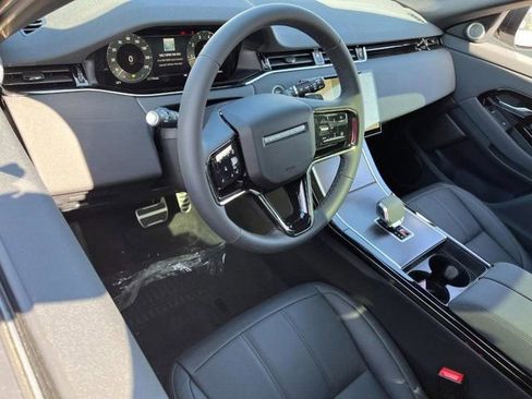 Used 2026 Land Rover Range Rover Evoque Dynamic SE AWD/4WD image 15