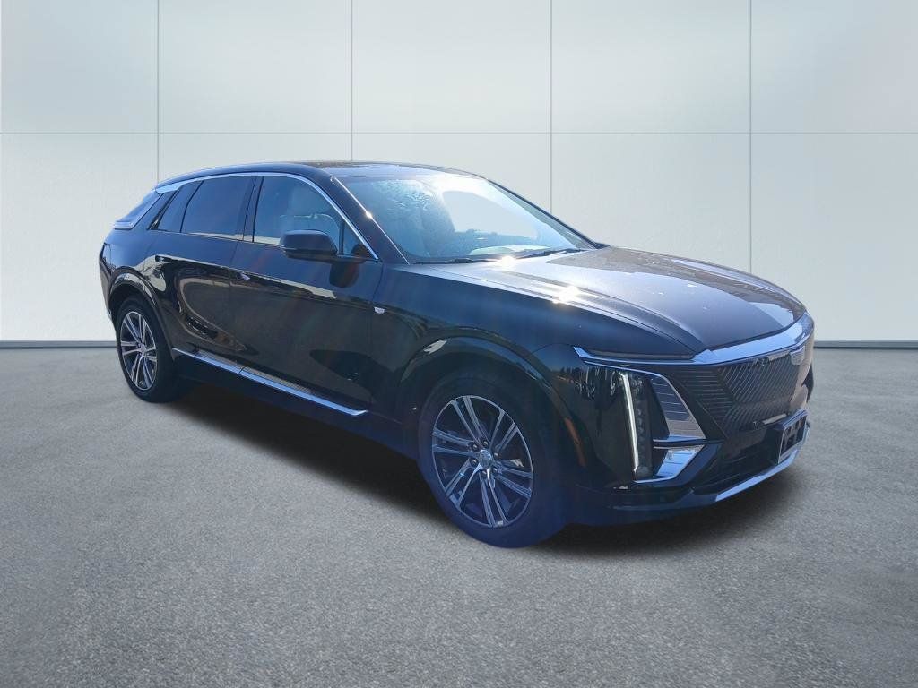 Certified 2024 Cadillac Lyriq Luxury AWD/4WD image 9