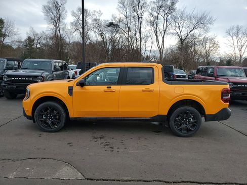 New 2026 Ford Maverick Lariat w/ Black Appearance Package image 37