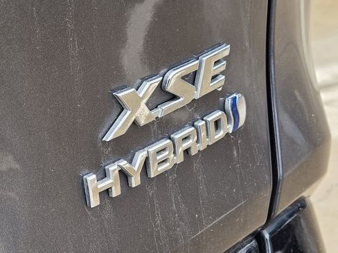 Used 2023 Toyota RAV4 XSE AWD/4WD image 16
