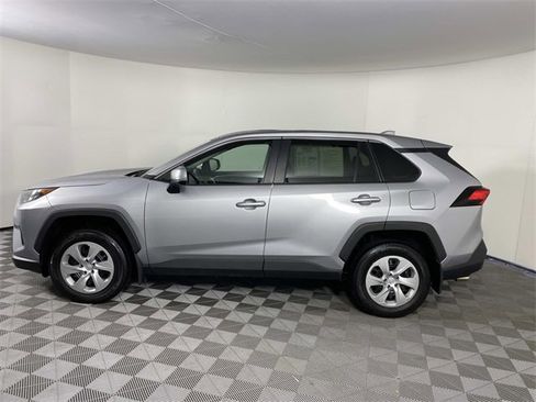 Used 2022 Toyota RAV4 LE image 6