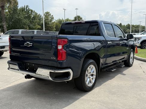 Used 2022 Chevrolet Silverado 1500 LTZ w/ LTZ Convenience Package II RWD image 5