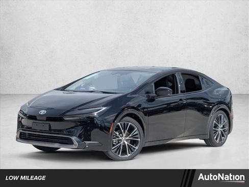 Used 2026 Toyota Prius XLE image 1