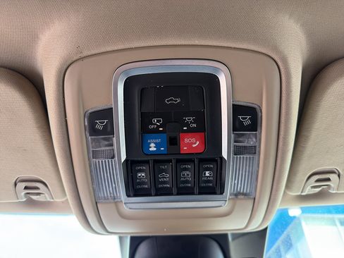 Used 2019 RAM 1500 Limited AWD/4WD image 19