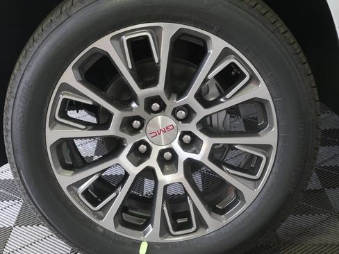 New 2026 GMC Yukon XL Denali w/ Denali Reserve Package AWD/4WD image 9