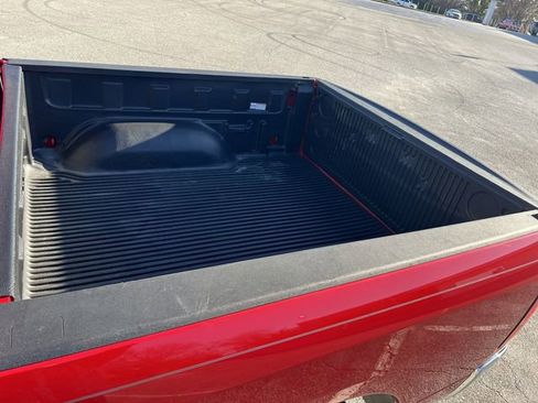 Used 2021 RAM 1500 Classic SLT image 21