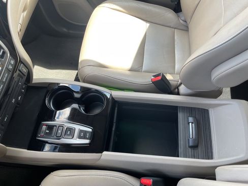 Used 2017 Honda Pilot Touring image 17