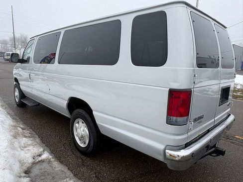 Used 2008 Ford E-350 and Econoline 350 Extended Wagon Super Duty image 7