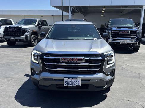 Used 2026 GMC Terrain Elevation FWD image 2