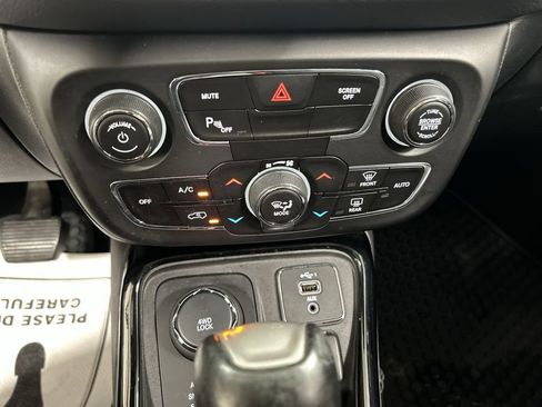 Used 2019 Jeep Compass Latitude AWD/4WD image 16