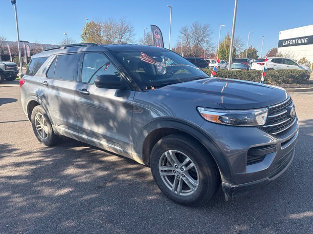 Used 2021 Ford Explorer XLT AWD/4WD image 3