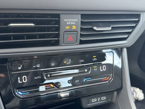 New 2025 Volkswagen Jetta SE image 21