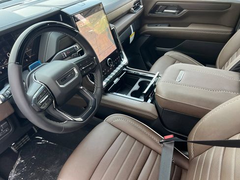 New 2026 GMC Yukon Denali Ultimate AWD/4WD image 7