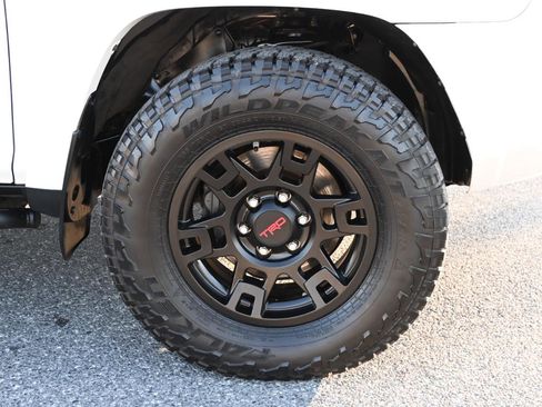 Used 2019 Toyota 4Runner TRD Off-Road image 14