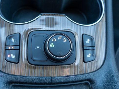 Used 2023 GMC Acadia SLE w/ Driver Convenience Package image 33