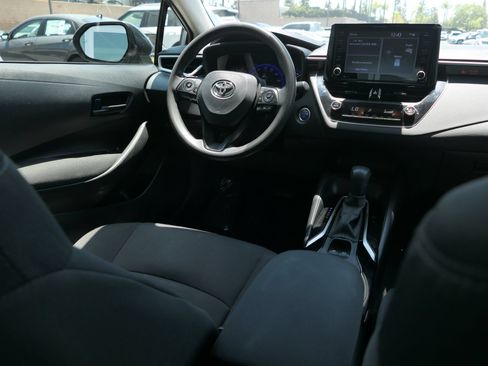 Used 2022 Toyota Corolla LE FWD image 25