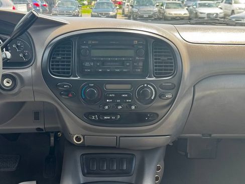 Used 2005 Toyota Sequoia SR5 AWD/4WD image 19