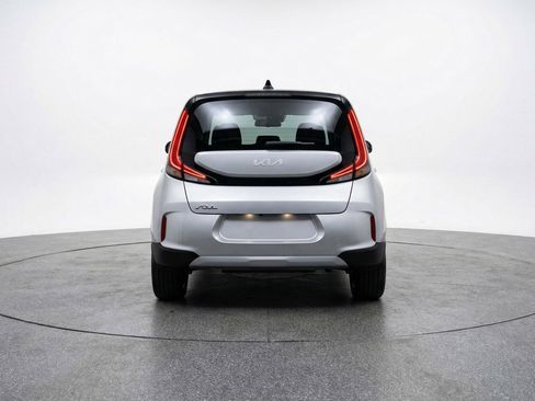 Used 2025 Kia Soul LX w/ LX Technology Package image 7