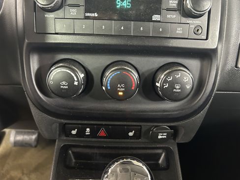 Used 2016 Jeep Compass Sport FWD image 19