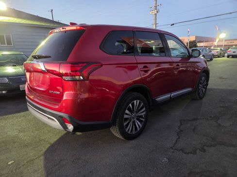 Used 2019 Mitsubishi Outlander ES FWD image 3