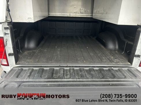 Used 2022 RAM 1500 Classic SLT w/ Electronics Group AWD/4WD image 21