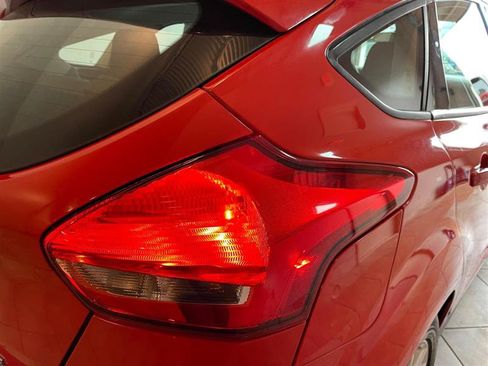 Used 2015 Ford Focus SE FWD image 25