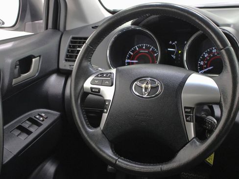 Used 2011 Toyota Highlander SE w/ Tow Pkg FWD image 54