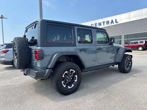 Used 2025 Jeep Wrangler Unlimited Rubicon AWD/4WD image 12