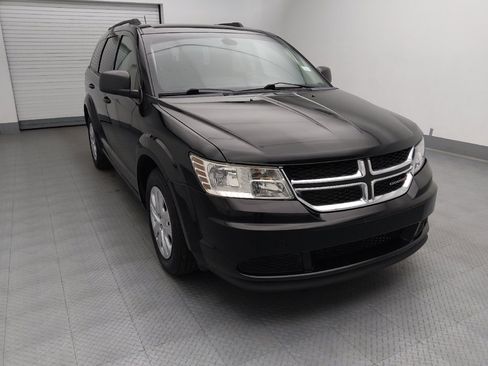 Used 2018 Dodge Journey SE w/ Connectivity Group FWD image 14
