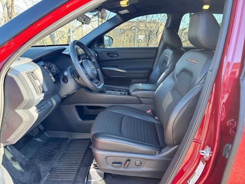 Used 2023 Nissan Pathfinder Rock Creek image 11