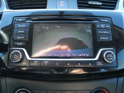 Used 2017 Nissan Sentra SV image 33