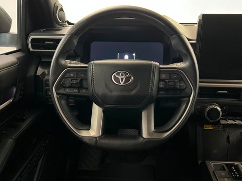 Used 2025 Toyota 4Runner Limited w/ Tow Technology Package AWD/4WD image 13