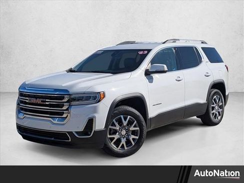Used 2023 GMC Acadia SLT image 1