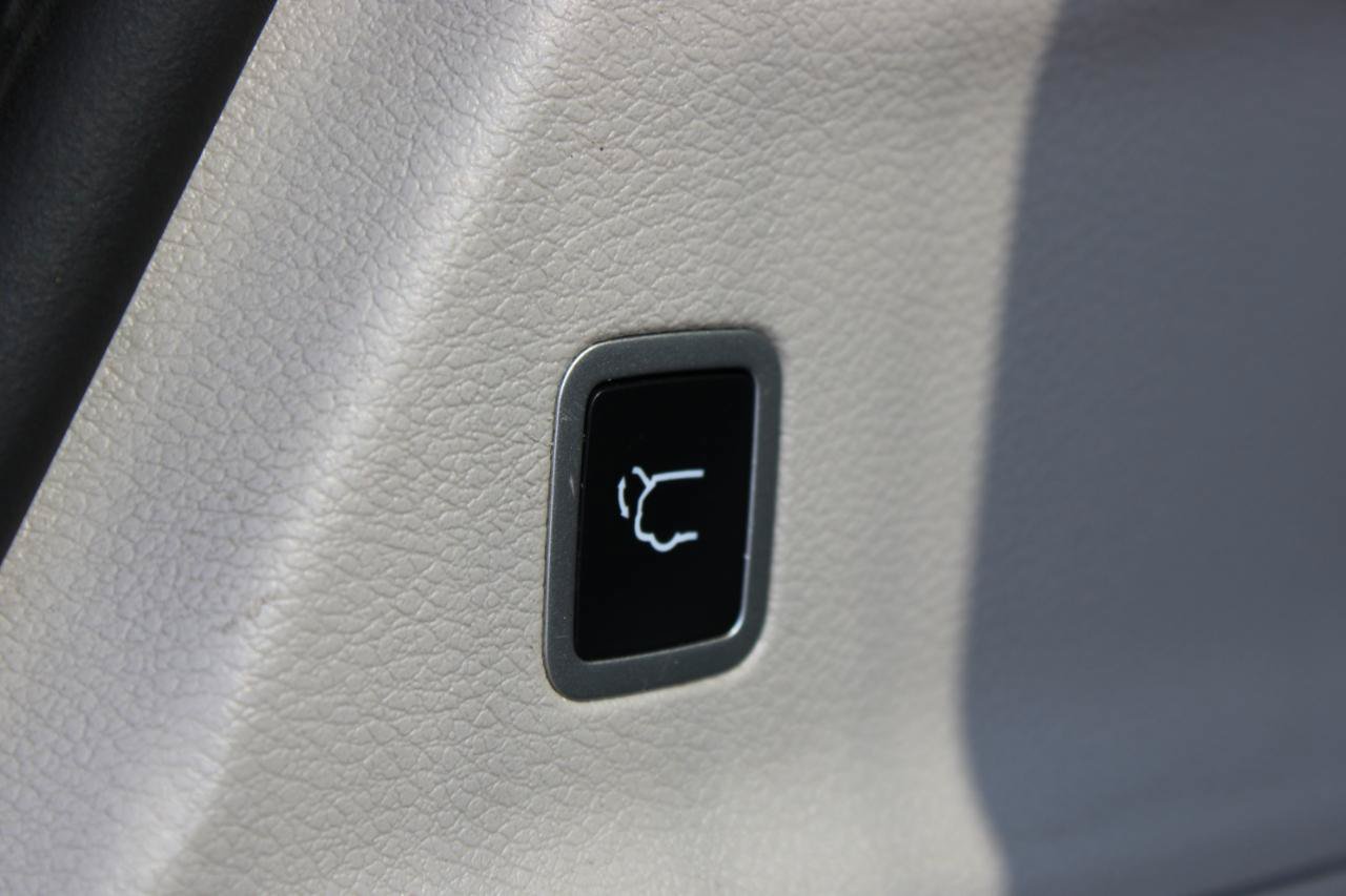 Used 2019 Chrysler Pacifica Limited FWD image 11