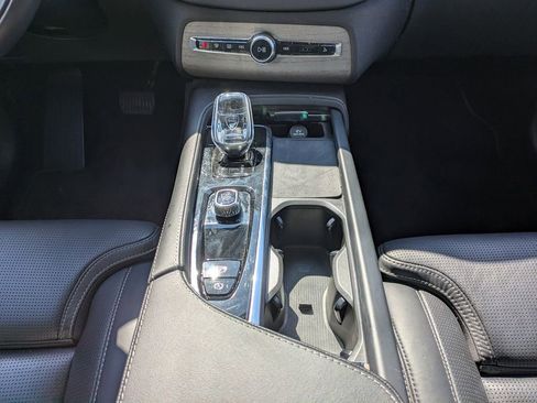 Certified 2022 Volvo XC90 T8 Inscription w/ Advanced Package image 19